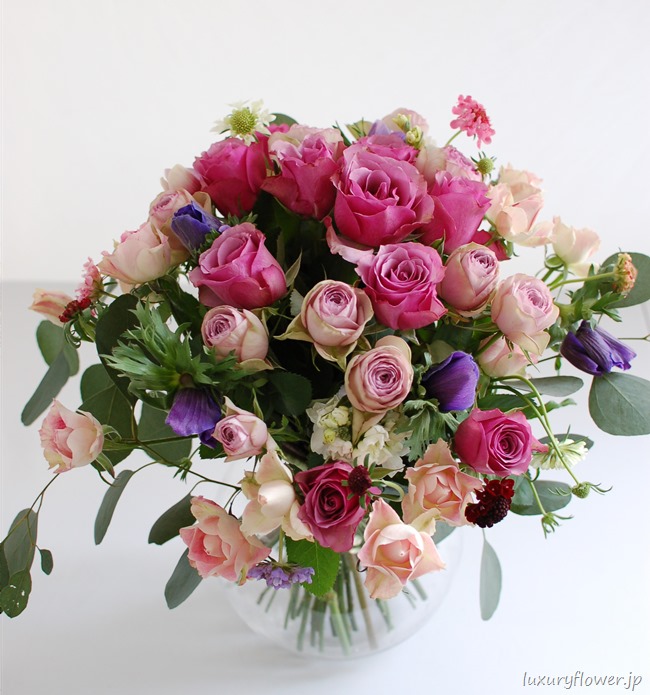 母の誕生日プレゼントの花束 紫の薔薇 ラグジュアリーフラワー 花ギフト