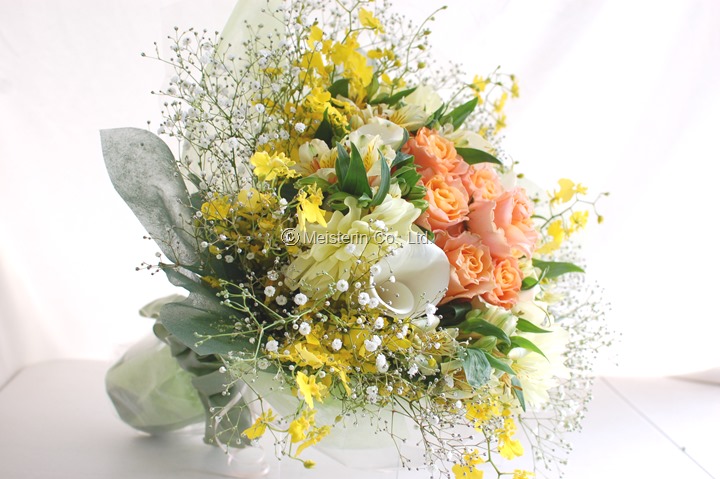 金婚式に黄色い花束